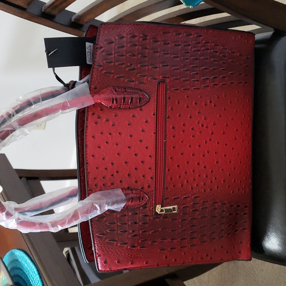 Beautiful  Red Tote - Picture 2 of 4